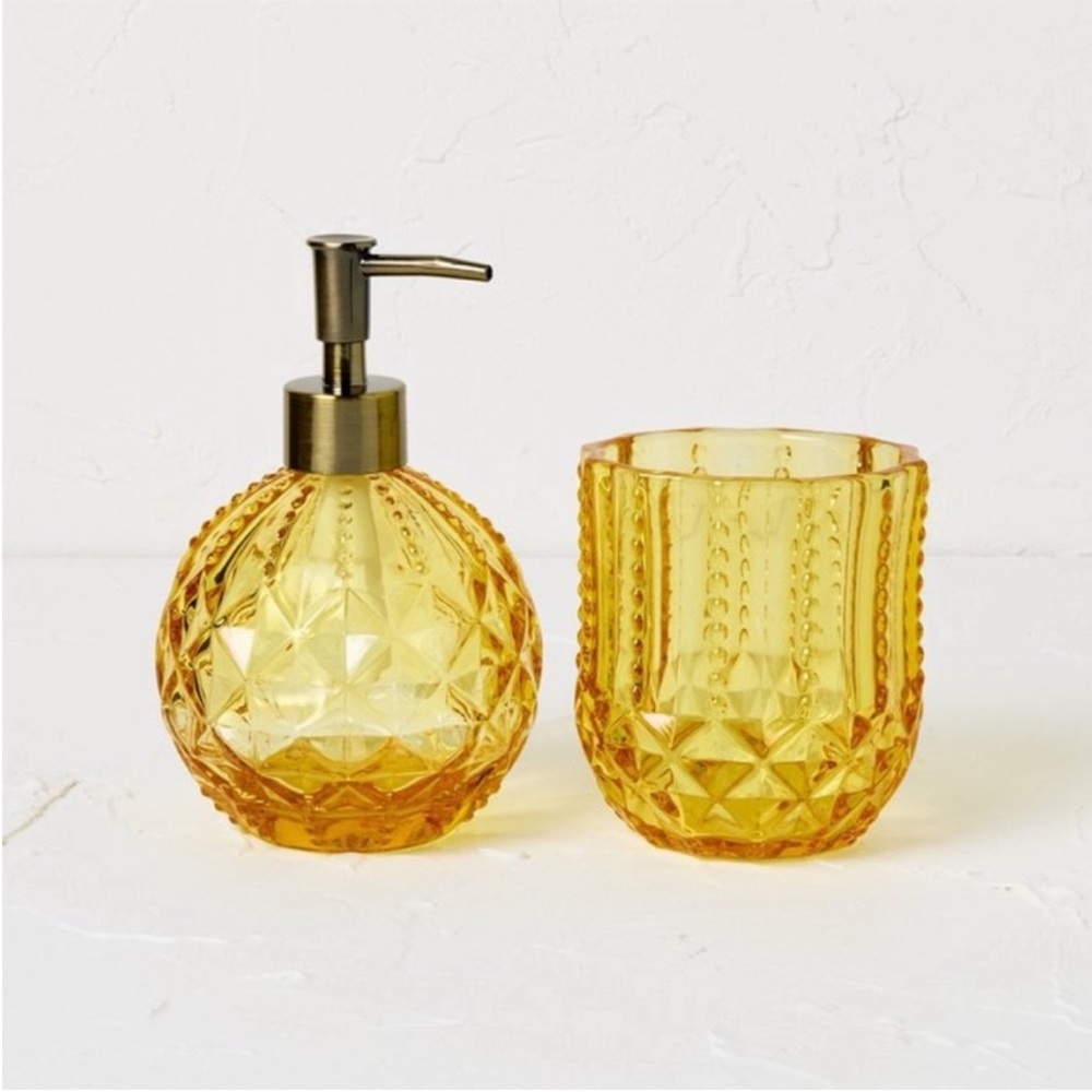 JUNGALOW X OPALHOUSE NWT 2pc round soap pump set -yellow